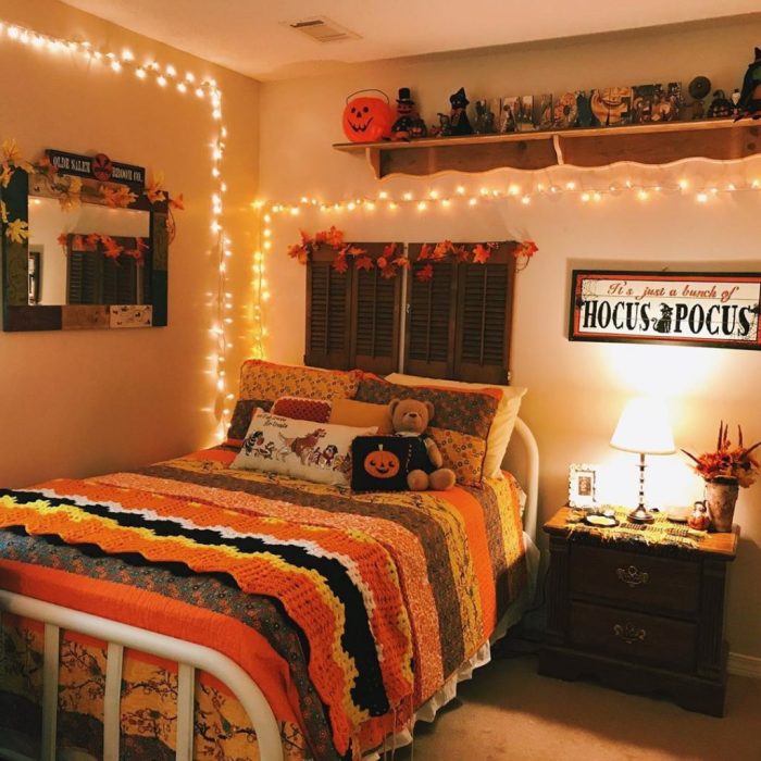 How to decorate your room halloween