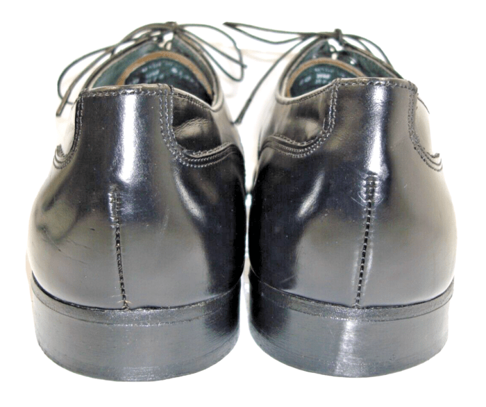 Structure men's dress shoes