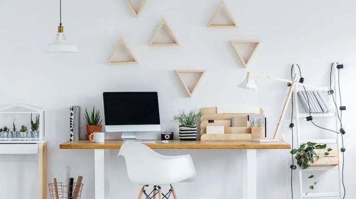 How to decorate a home office desk